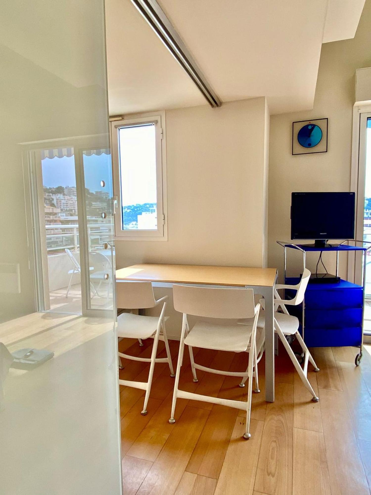 Apartamento Riviera Prestige Vue Mer Panoramique Proche gare Rocabruna Exterior foto